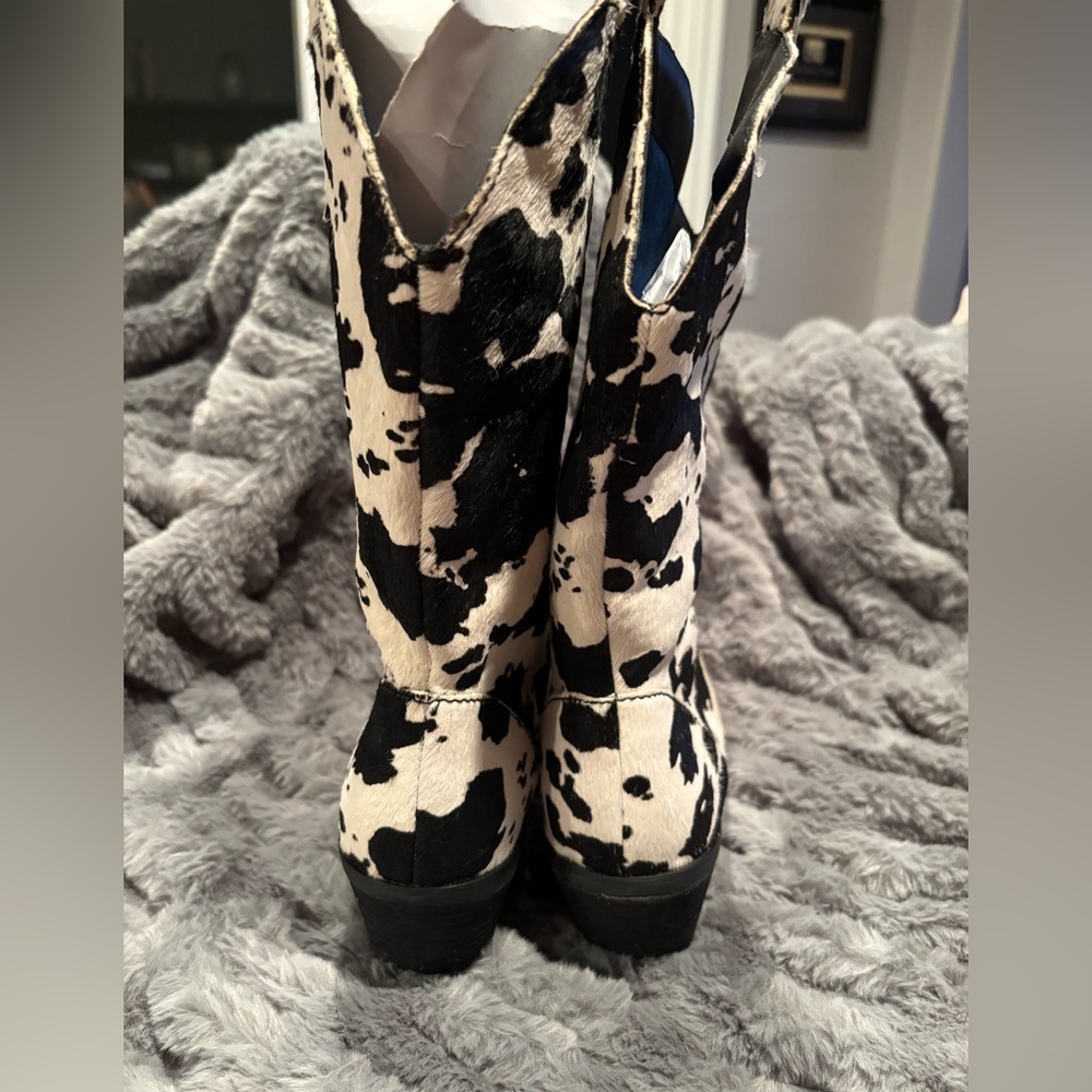 Dingo Black and White Cowhide Cowboy Boots - Picture 4 of 16